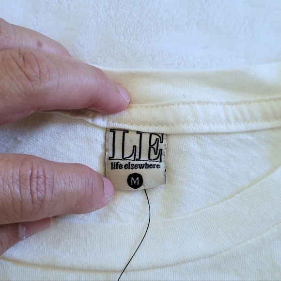 LE life elsewhere Taurus♉ Zodiac Tee👕 - Picture 5 of 12